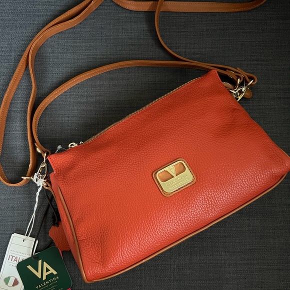 Valentina Italia Purse NWT VALENTINA LEATHER CROSSBODY